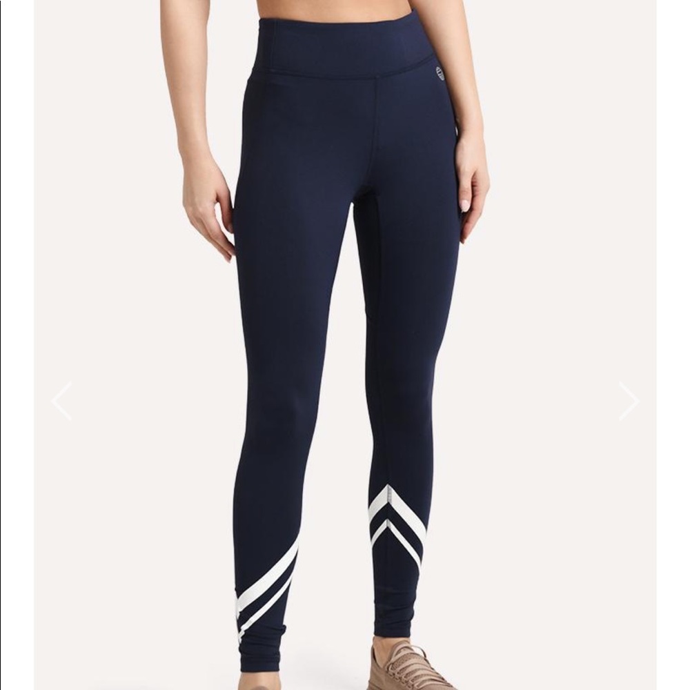 Tory Burch sport size medium navy chevron legging